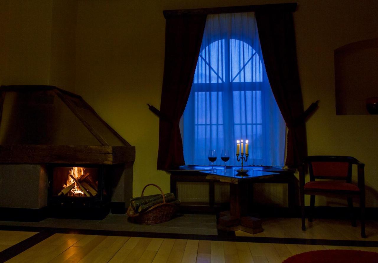 Castle Hotel Daniel Baraolt Extérieur photo