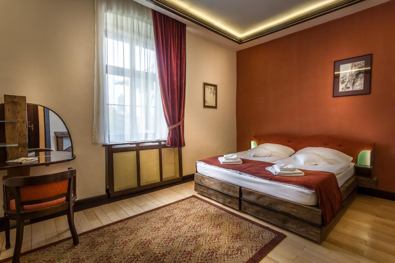 Castle Hotel Daniel Baraolt Extérieur photo