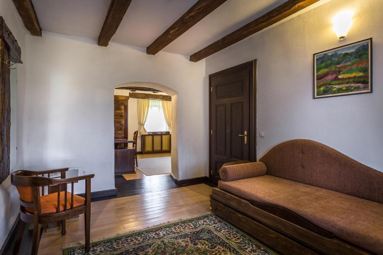 Castle Hotel Daniel Baraolt Extérieur photo