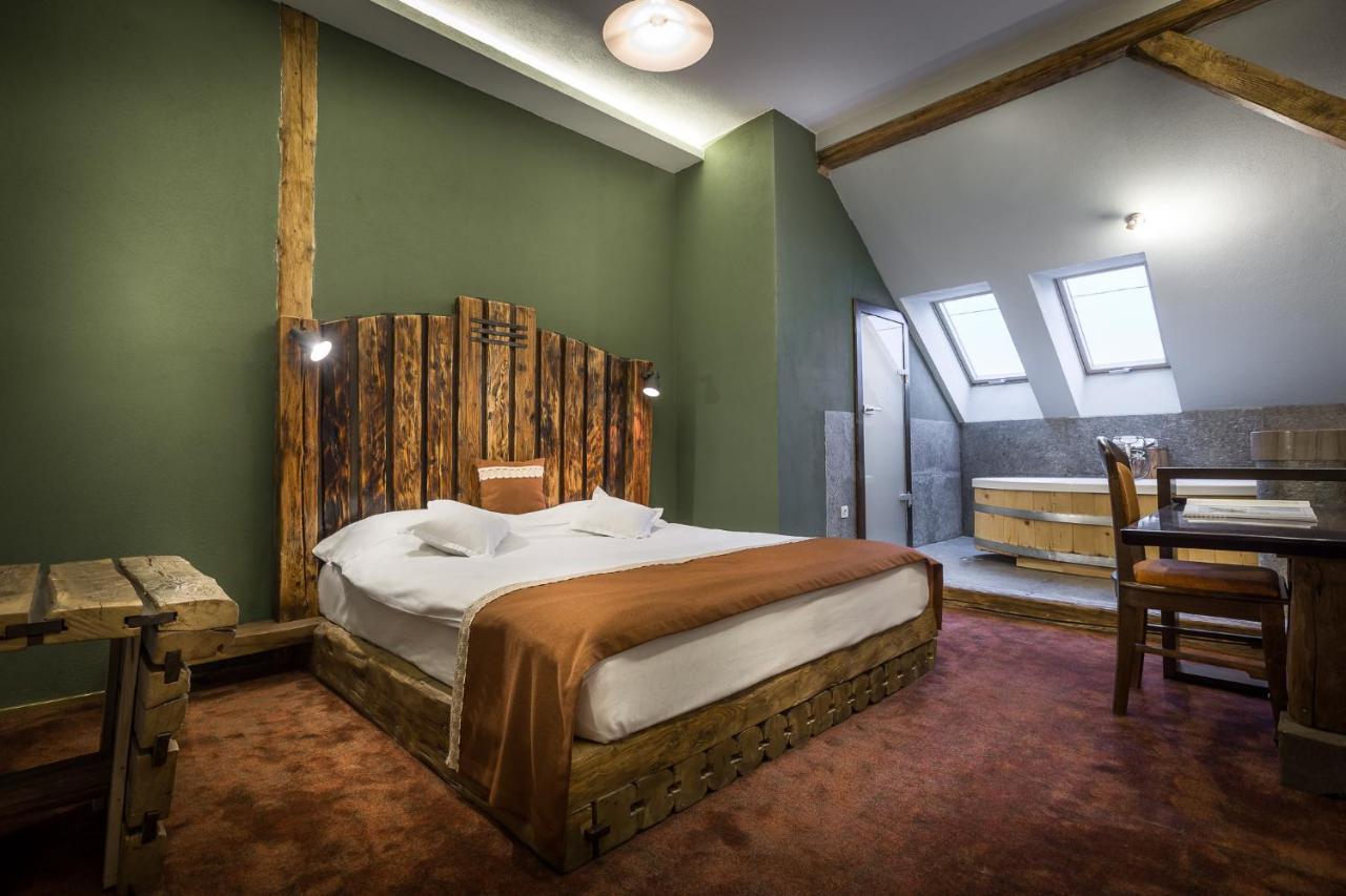 Castle Hotel Daniel Baraolt Extérieur photo