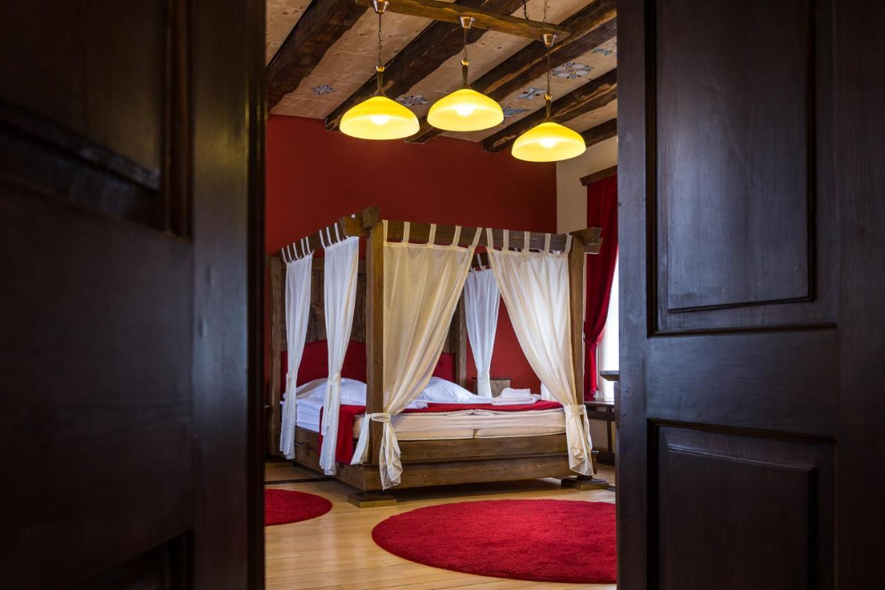 Castle Hotel Daniel Baraolt Extérieur photo