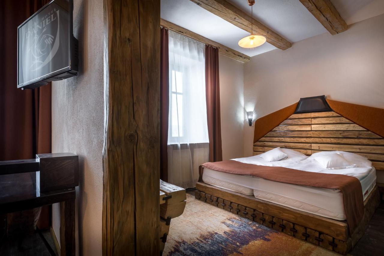 Castle Hotel Daniel Baraolt Extérieur photo
