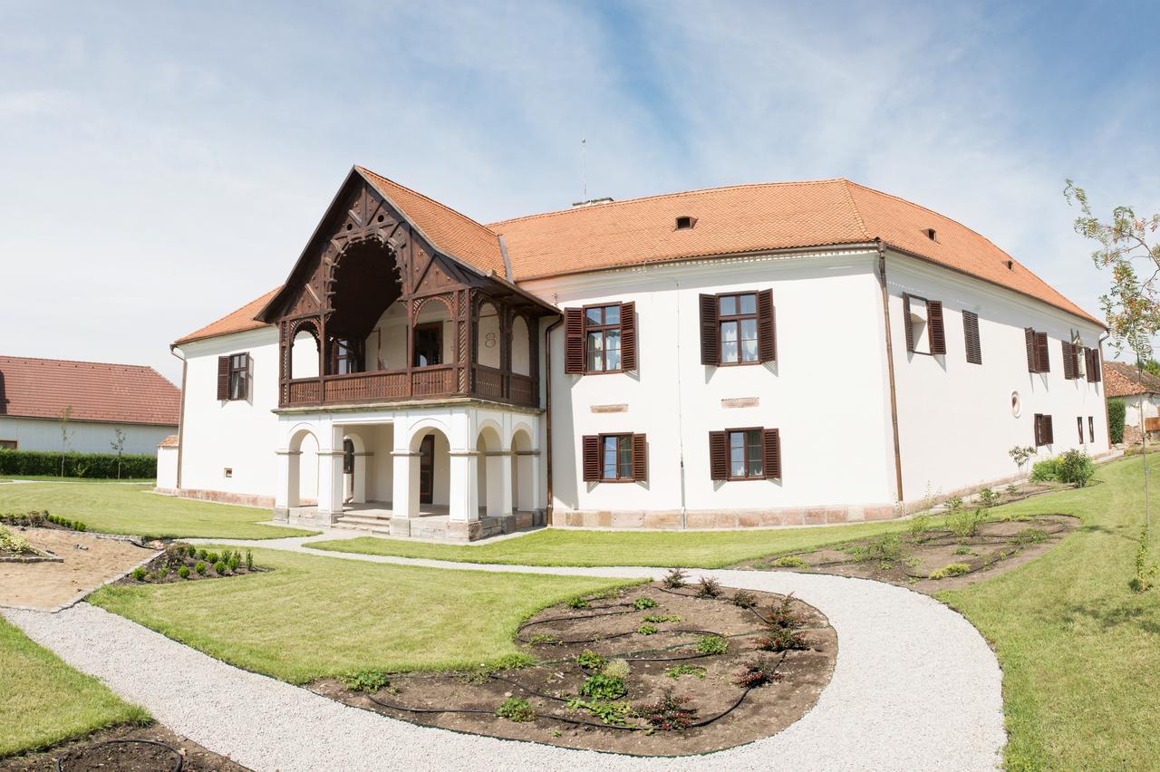 Castle Hotel Daniel Baraolt Extérieur photo