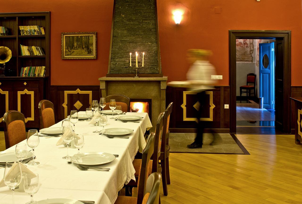 Castle Hotel Daniel Baraolt Extérieur photo