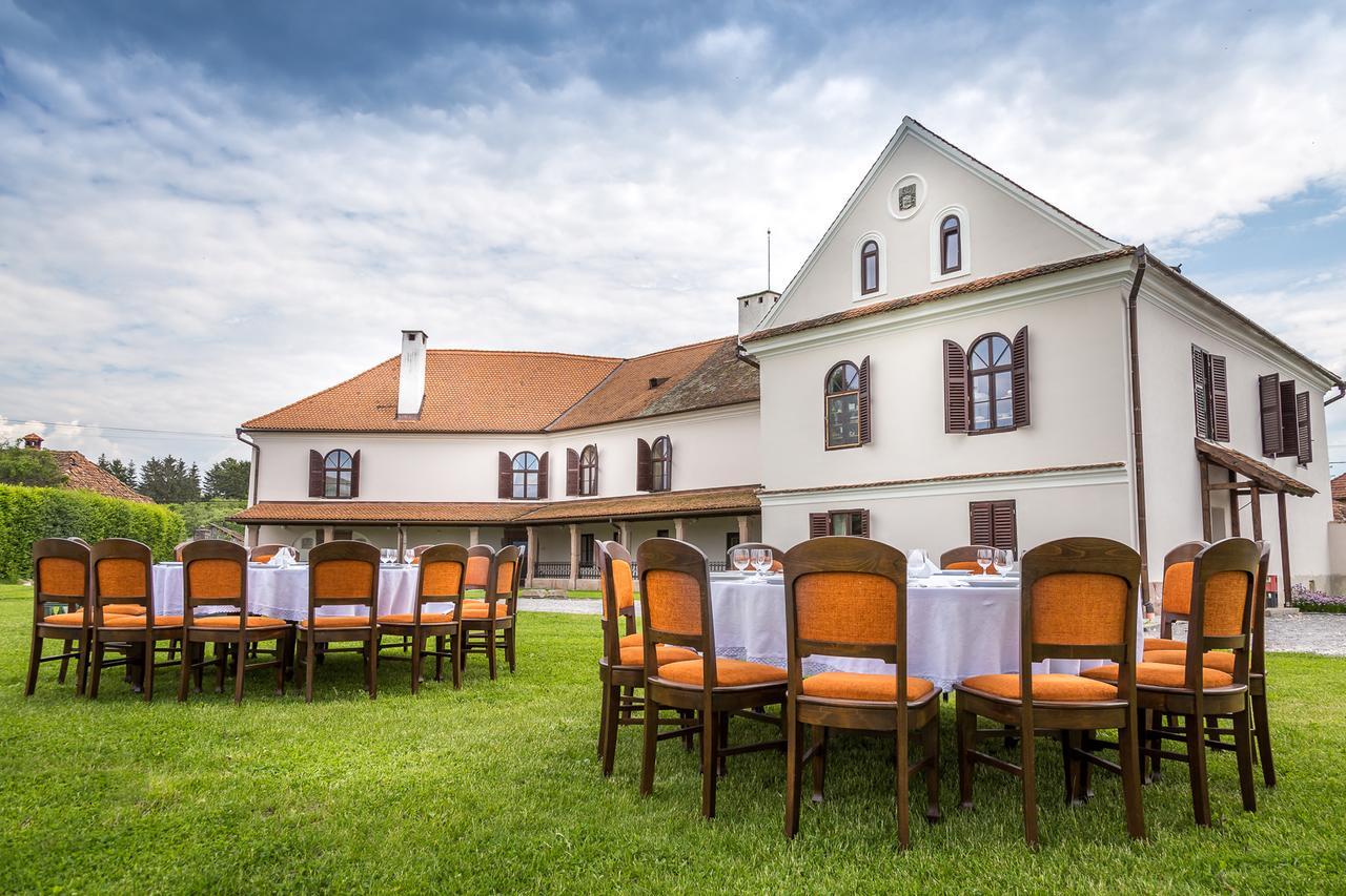 Castle Hotel Daniel Baraolt Extérieur photo