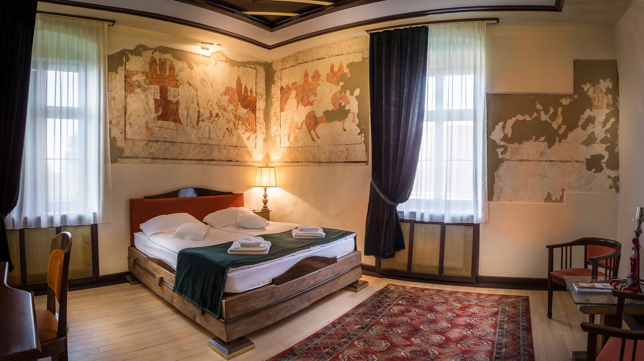 Castle Hotel Daniel Baraolt Extérieur photo