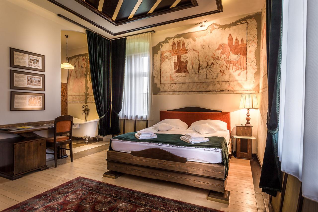 Castle Hotel Daniel Baraolt Extérieur photo