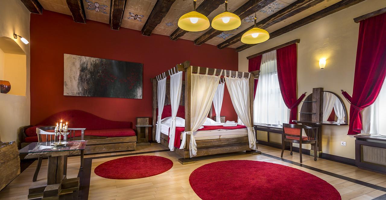 Castle Hotel Daniel Baraolt Extérieur photo