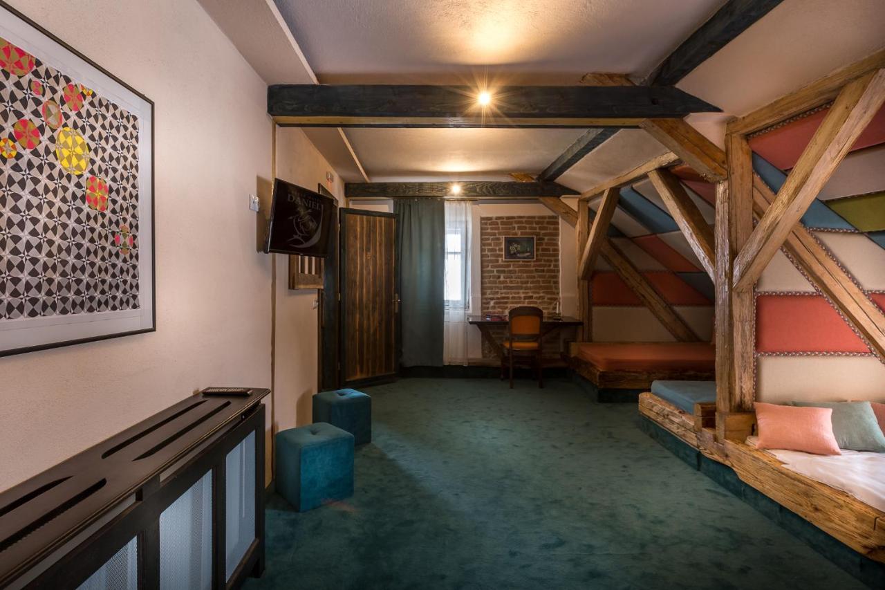 Castle Hotel Daniel Baraolt Extérieur photo